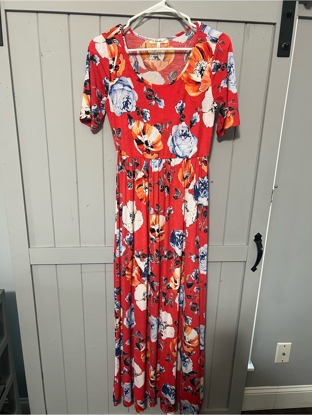 ANDREE BY UNIT Red Floral Maxi Dress with Short Sleeves